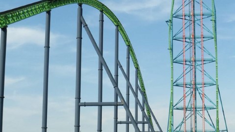 極級刺激！ 直上直落 U 形過山車連跳樓機